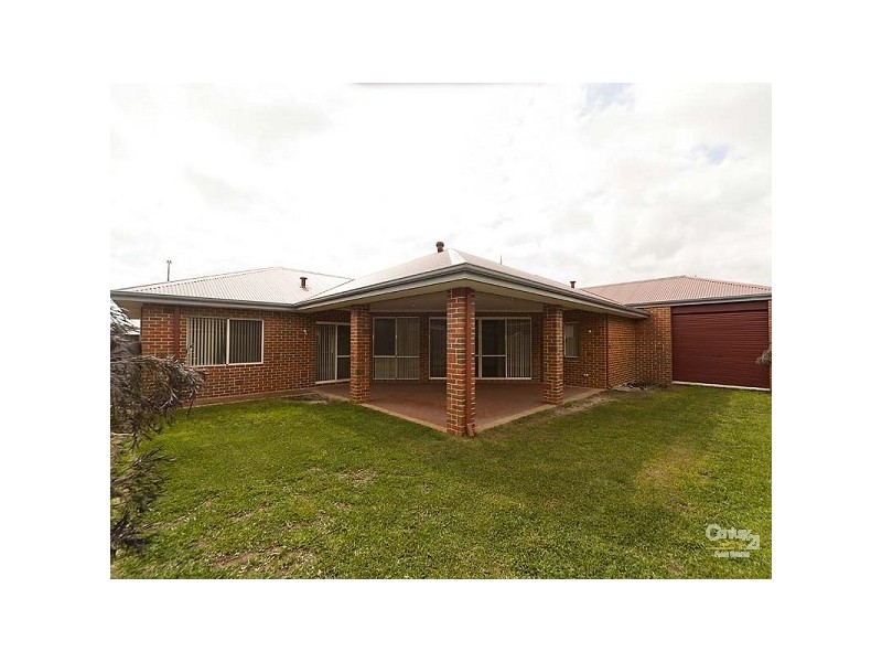 19 Edgecombe Pass, Aveley WA 6069