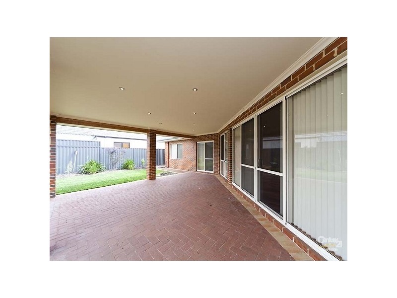 19 Edgecombe Pass, Aveley WA 6069