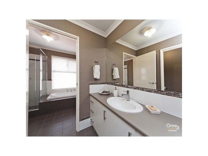 12 Kentchurch Bend, The Vines WA 6069