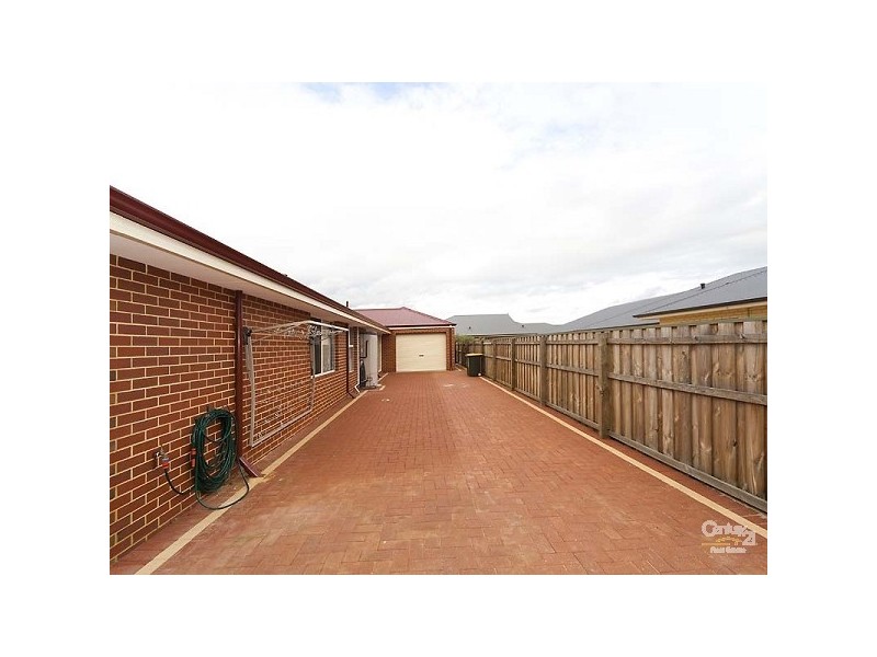 12 Kentchurch Bend, The Vines WA 6069