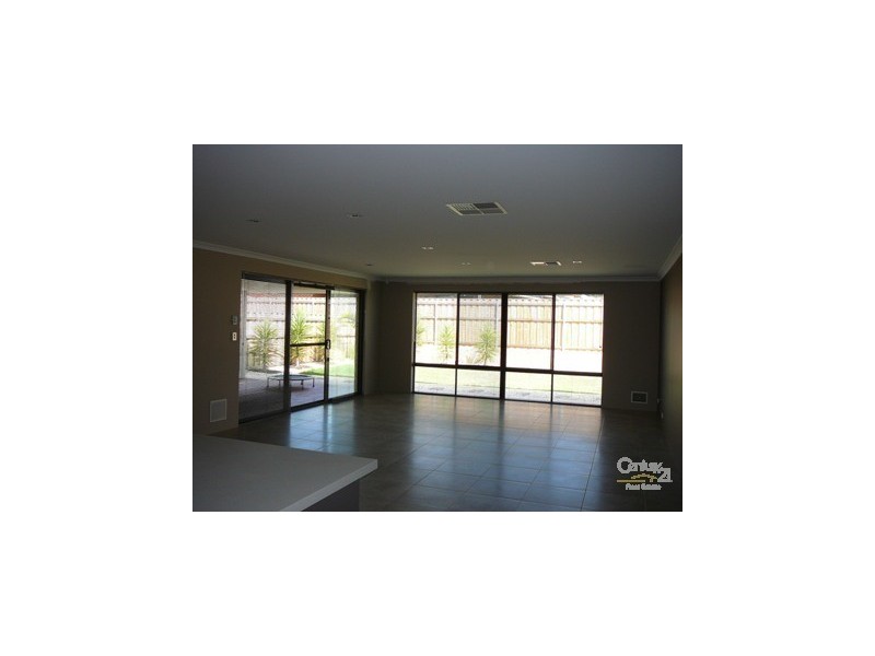 7 Velvick Pass, Ellenbrook WA 6069