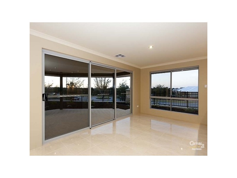 15 Goomally Turn, Ellenbrook WA 6069
