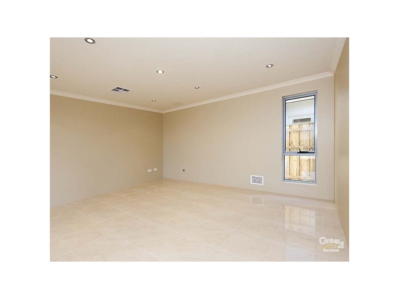 15 Goomally Turn, Ellenbrook WA 6069