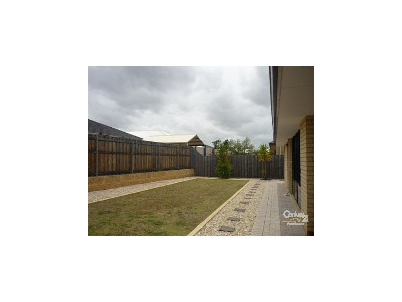 7 Velvick Pass, Ellenbrook WA 6069