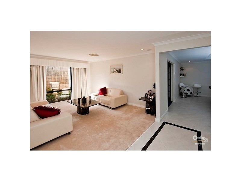 9 Coverwood Prom, Landsdale WA 6065