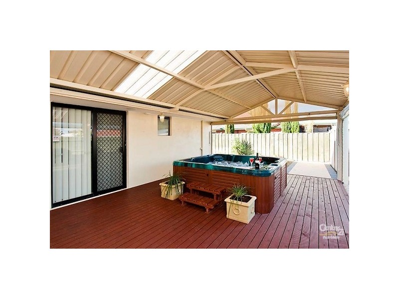 9 Coverwood Prom, Landsdale WA 6065