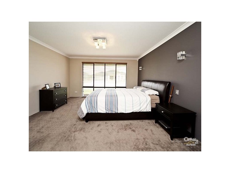 21 Whitehart Entrance, Aveley WA 6069