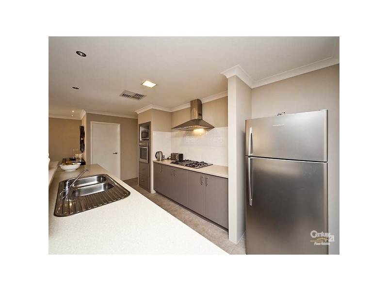 21 Whitehart Entrance, Aveley WA 6069