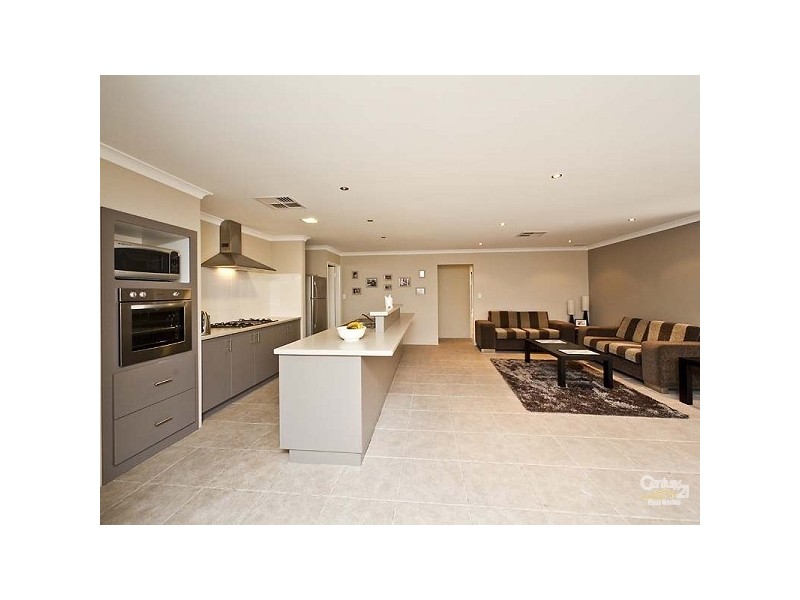 21 Whitehart Entrance, Aveley WA 6069