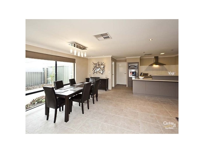 21 Whitehart Entrance, Aveley WA 6069