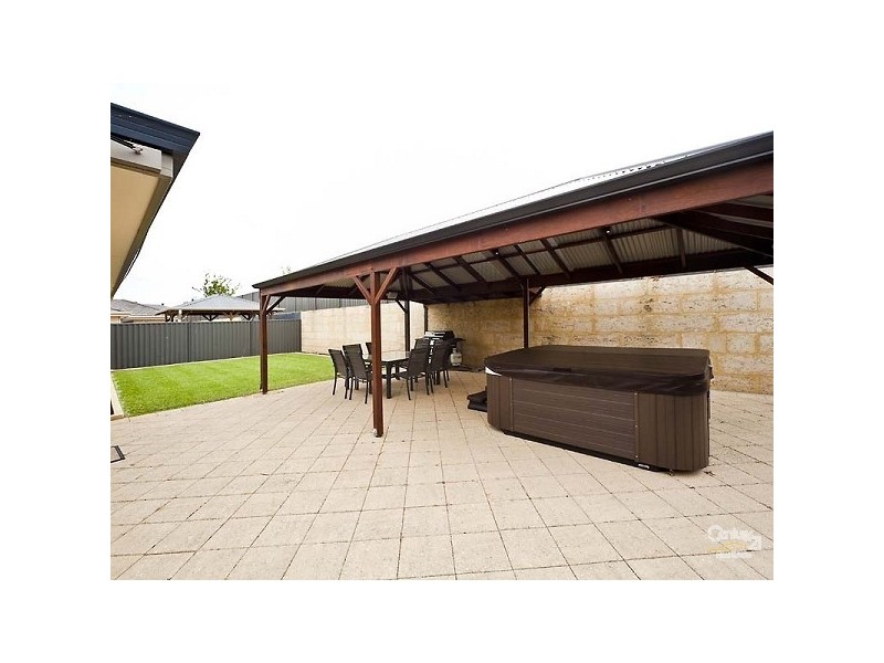 21 Whitehart Entrance, Aveley WA 6069