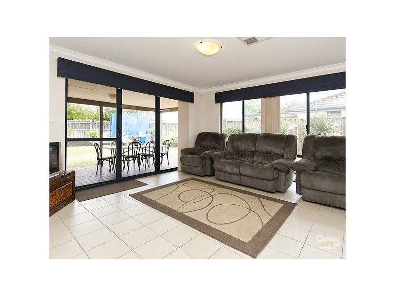 42 Tokara Avenue, Henley Brook WA 6055