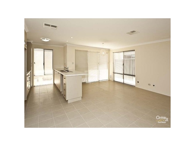 28 Wishard Crt, Aveley WA 6069