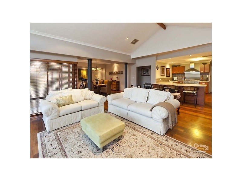 23 Glenora View, Ellenbrook WA 6069