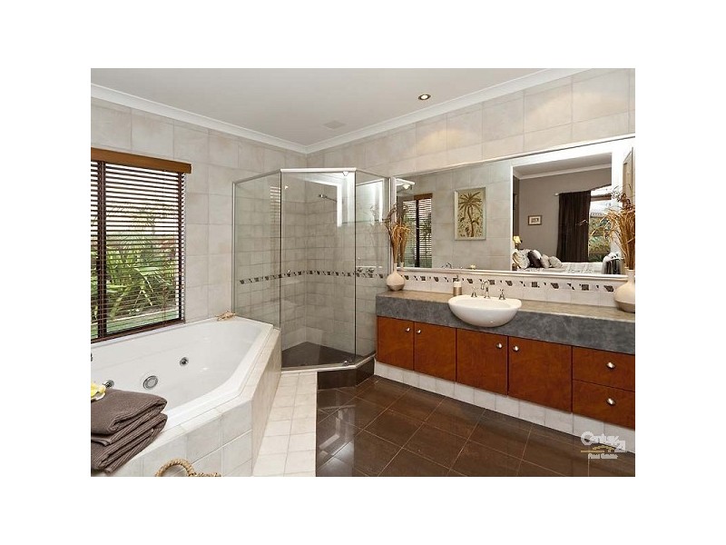 23 Glenora View, Ellenbrook WA 6069