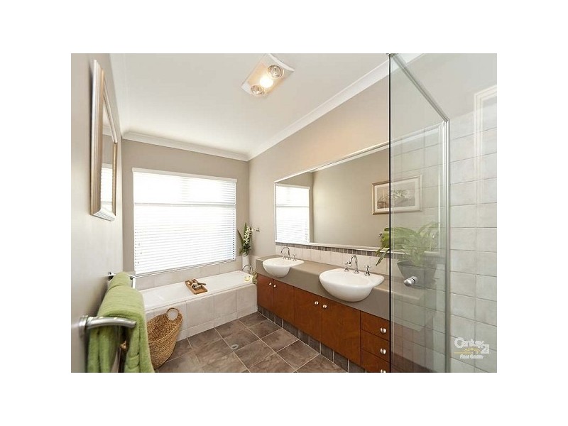 23 Glenora View, Ellenbrook WA 6069