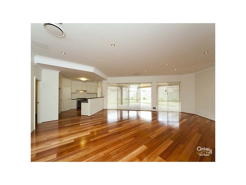 19 Edgecombe Pass, Aveley WA 6069