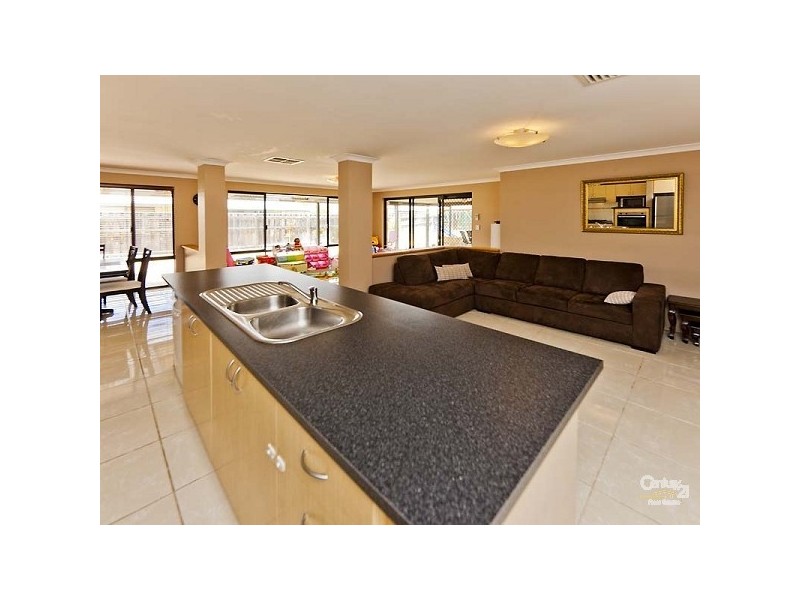10 Wanarra Close, Ellenbrook WA 6069