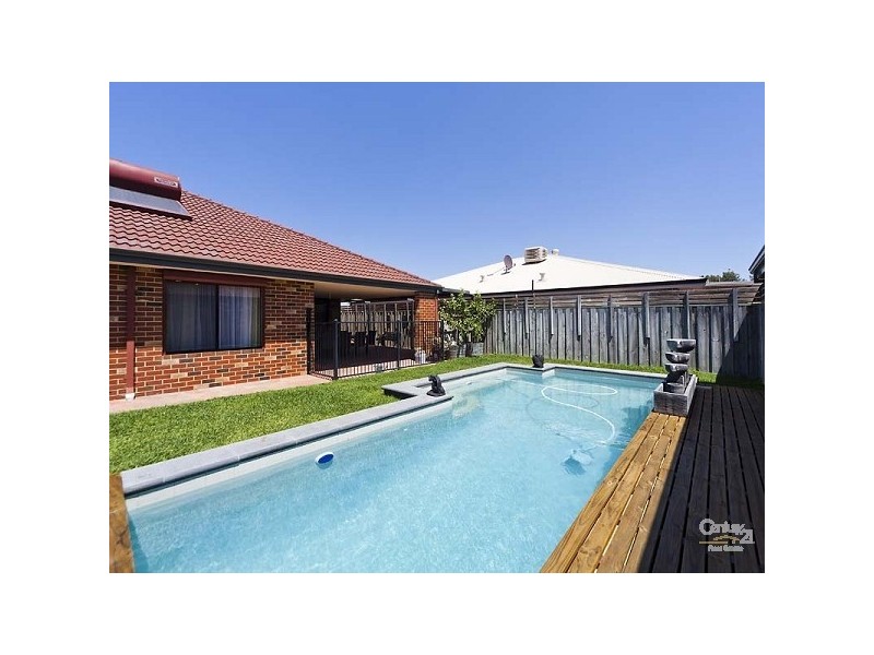 33 Brumby Ave, Henley Brook WA 6055