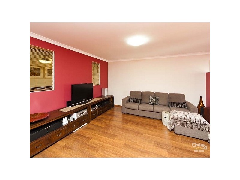 33 Brumby Ave, Henley Brook WA 6055