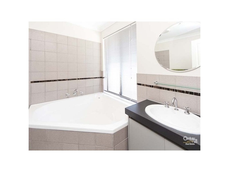 33 Brumby Ave, Henley Brook WA 6055