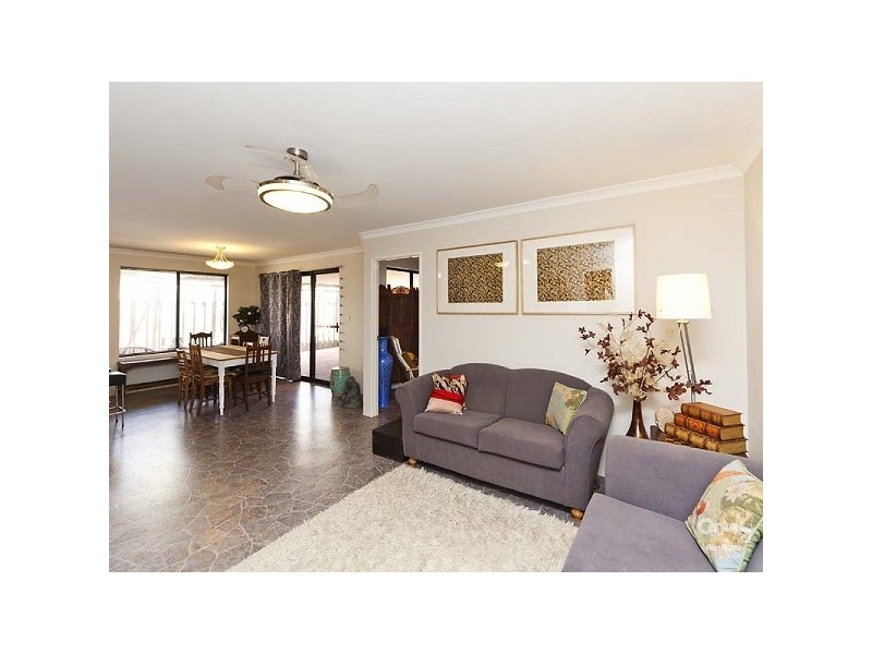 33 Brumby Ave, Henley Brook WA 6055