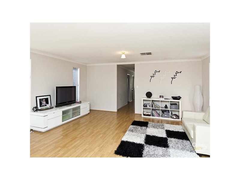 31 Parnham Ave, Ellenbrook WA 6069