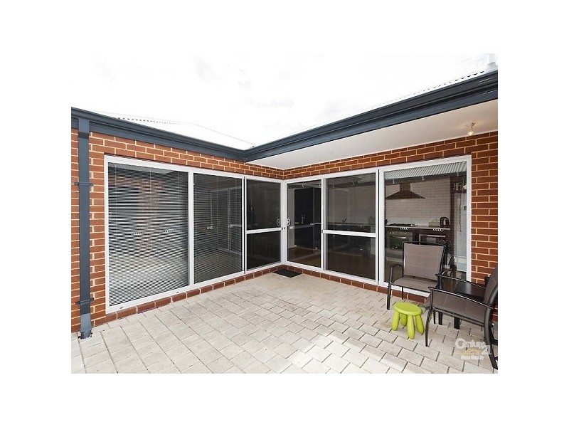 31 Parnham Ave, Ellenbrook WA 6069