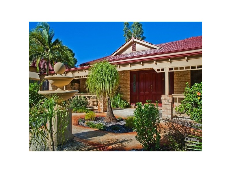 11 Newbury Close, Henley Brook WA 6055