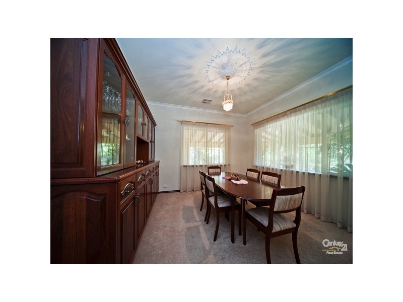 11 Newbury Close, Henley Brook WA 6055