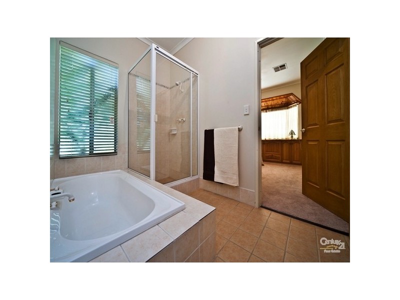 11 Newbury Close, Henley Brook WA 6055