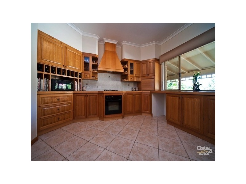 11 Newbury Close, Henley Brook WA 6055