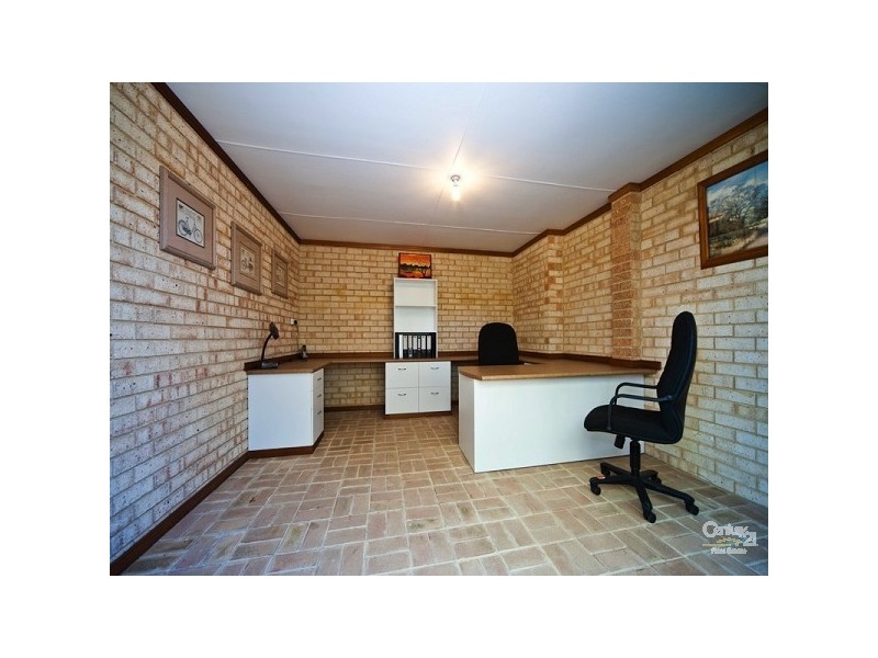 11 Newbury Close, Henley Brook WA 6055