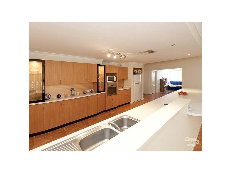 11 Eriskay Tce, Henley Brook WA 6055