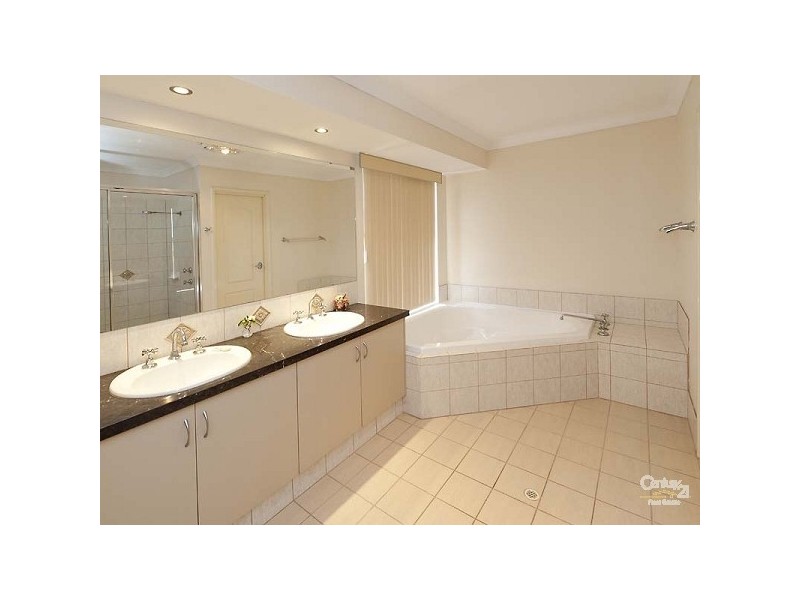 11 Eriskay Tce, Henley Brook WA 6055