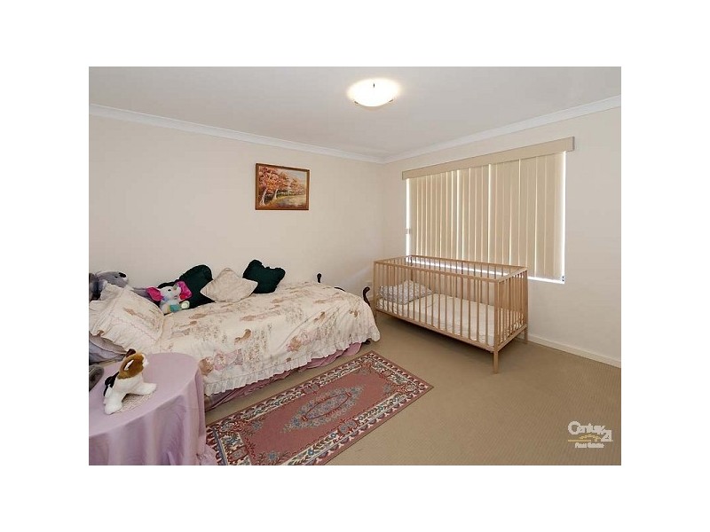 11 Eriskay Tce, Henley Brook WA 6055