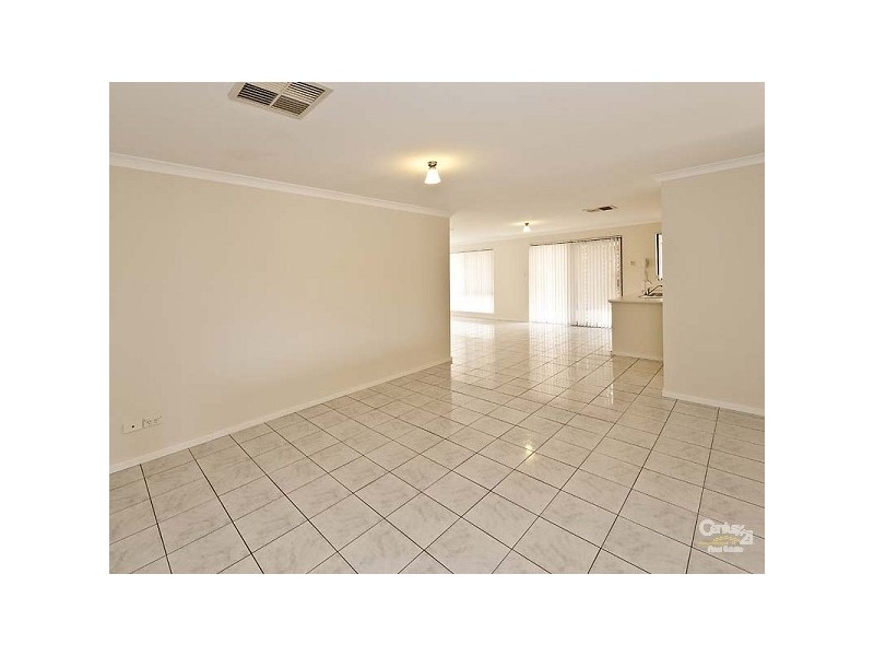 72 Sandown Circle, Henley Brook WA 6055