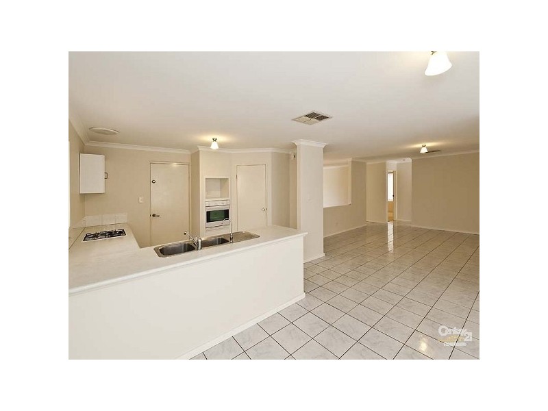 72 Sandown Circle, Henley Brook WA 6055