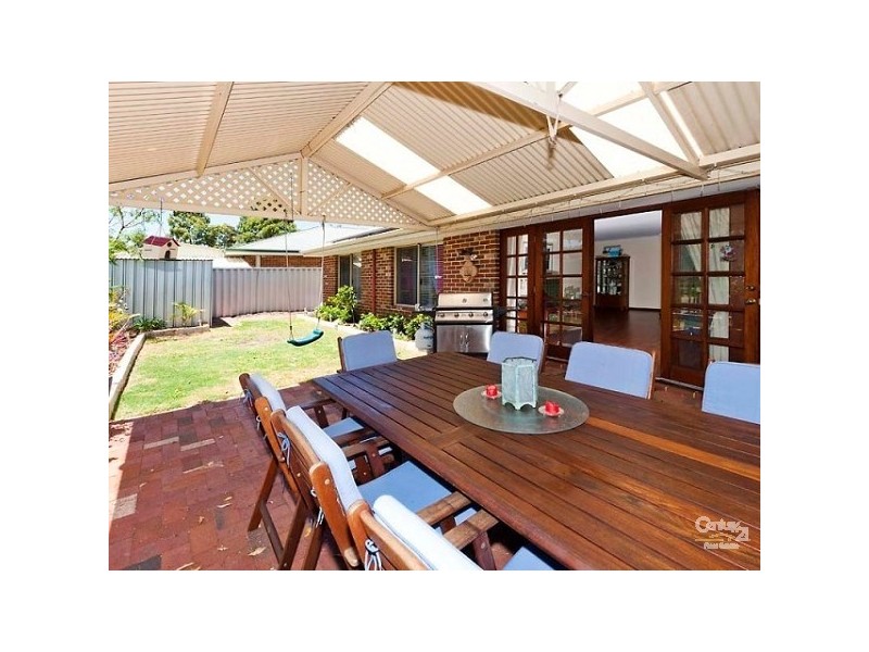 24 Gentle Circle, South Guildford WA 6055