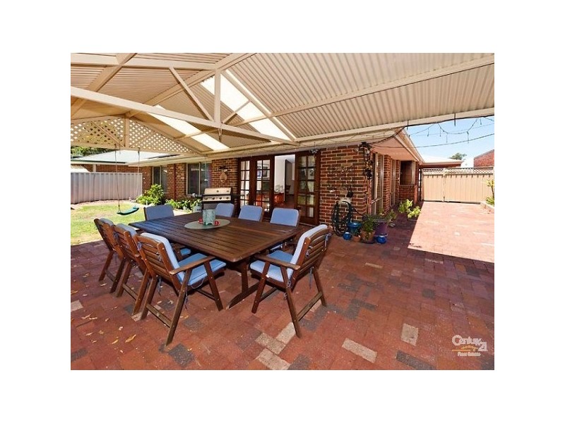 24 Gentle Circle, South Guildford WA 6055