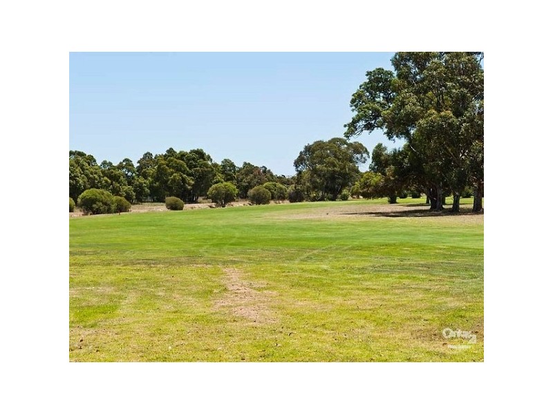 24 Gentle Circle, South Guildford WA 6055