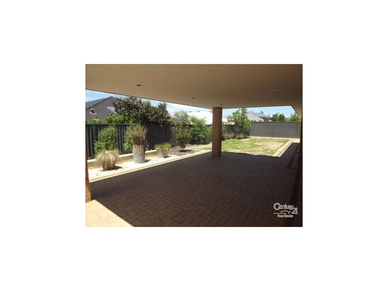 3 Harman Place, Aveley WA 6069