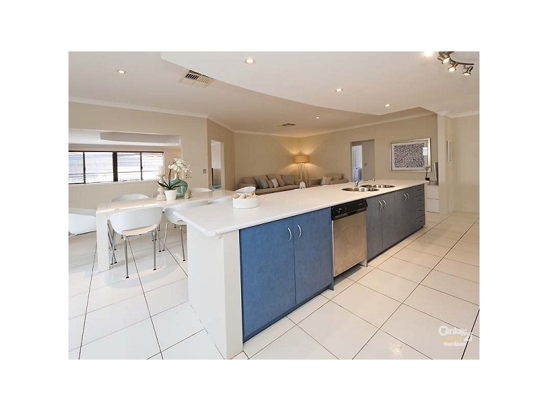 16 Mustang Dr, Henley Brook WA 6055