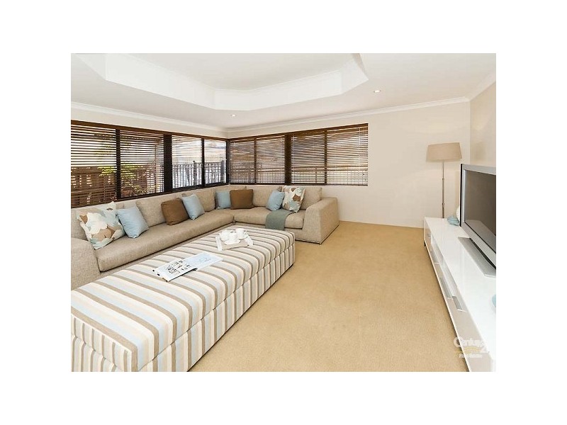 16 Mustang Dr, Henley Brook WA 6055