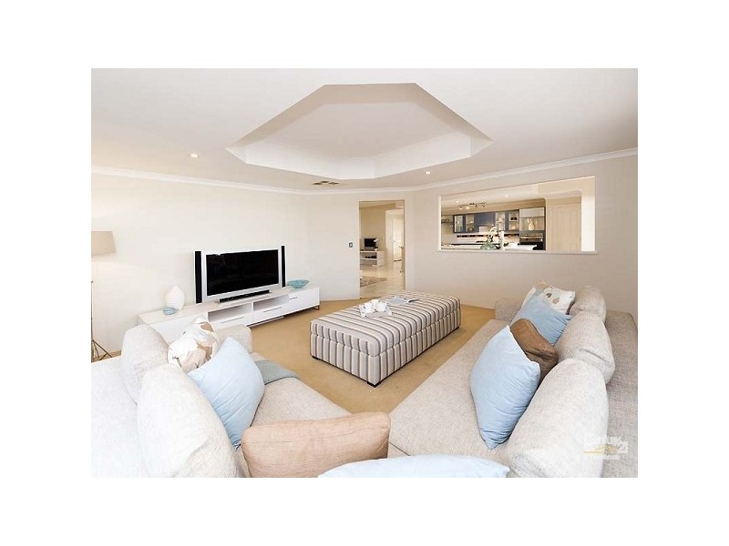 16 Mustang Dr, Henley Brook WA 6055