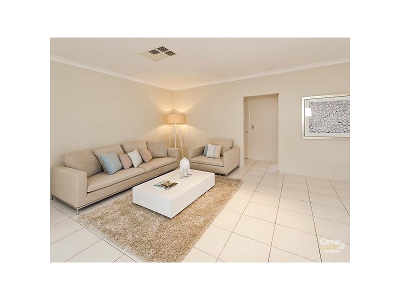 16 Mustang Dr, Henley Brook WA 6055