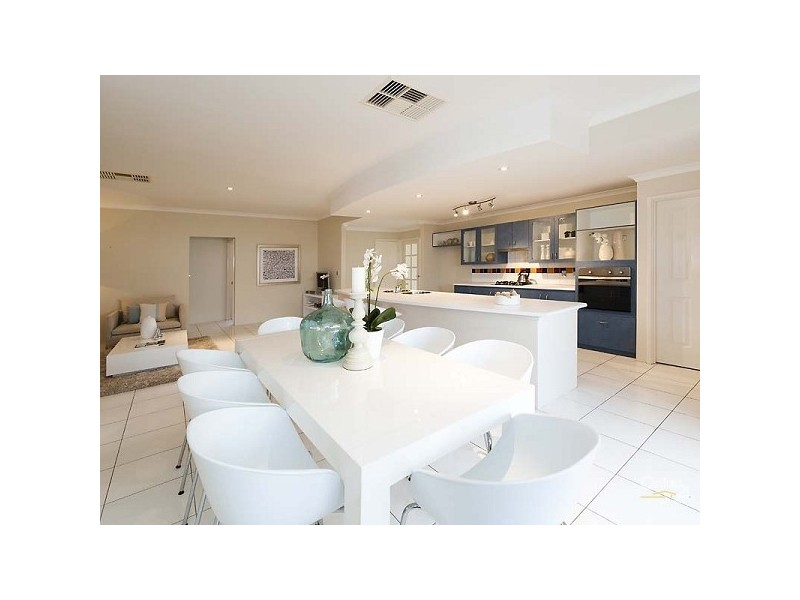 16 Mustang Dr, Henley Brook WA 6055