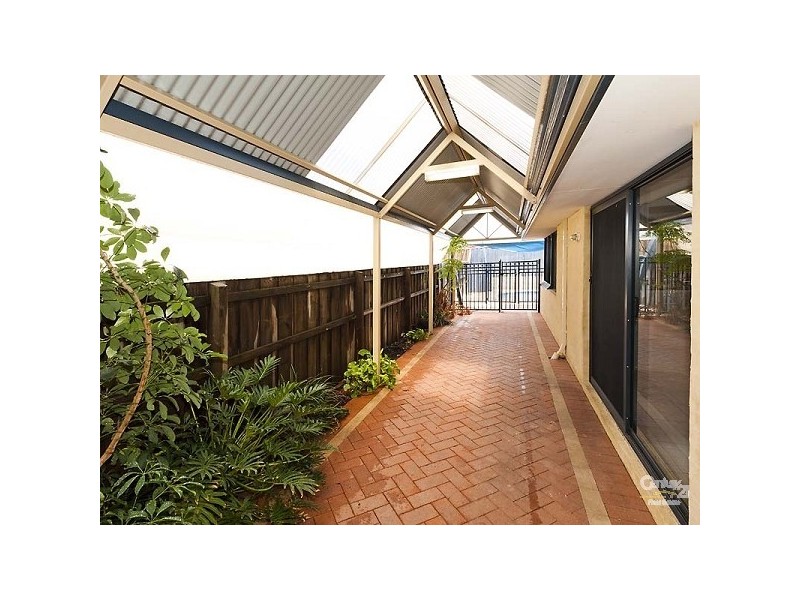 16 Mustang Dr, Henley Brook WA 6055