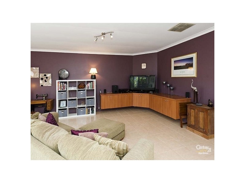 42 Welara Circle, Henley Brook WA 6055