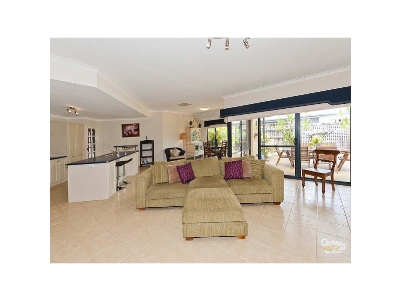 42 Welara Circle, Henley Brook WA 6055